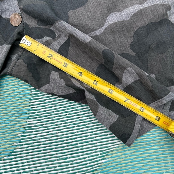 Vuori Banks Shorts Grey Camo - Picture 8 of 8